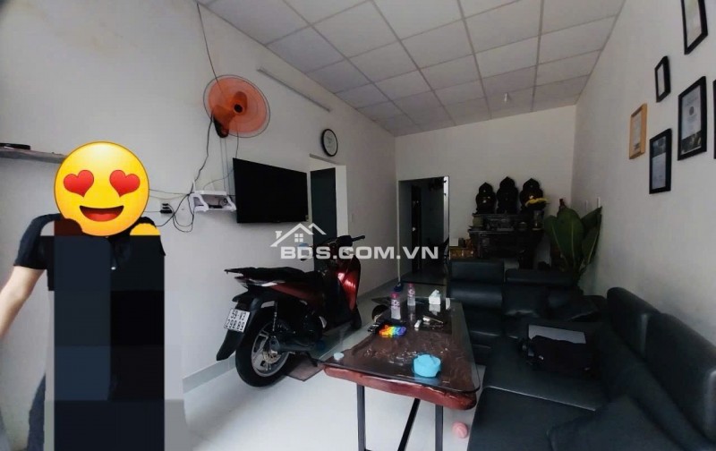 Giảm sốc 500tr !!! Chỉ còn 6tỷ2, Nhà C4 SHR, diện tích khủng 117m2,  1/ Nguyễn Văn Quá cách mặt tiền 50m, HXH tránh nhau, Ô tô Ngủ Sân